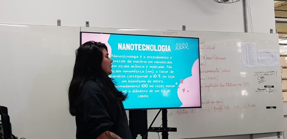 Imagem 10 – Michele explica sobre nanotecnologia