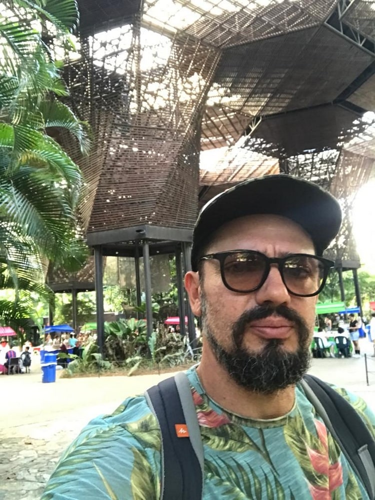 FOTO 1 - Professor Doutor Francisco Fabbro Neto em visita ao Jardim Botânico de Medelín