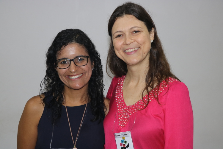Professora Amanda Souza – IFSP Jacareí e Professora Jaqueline Lopes – IFSP Caraguatatuba – organizadoras do evento