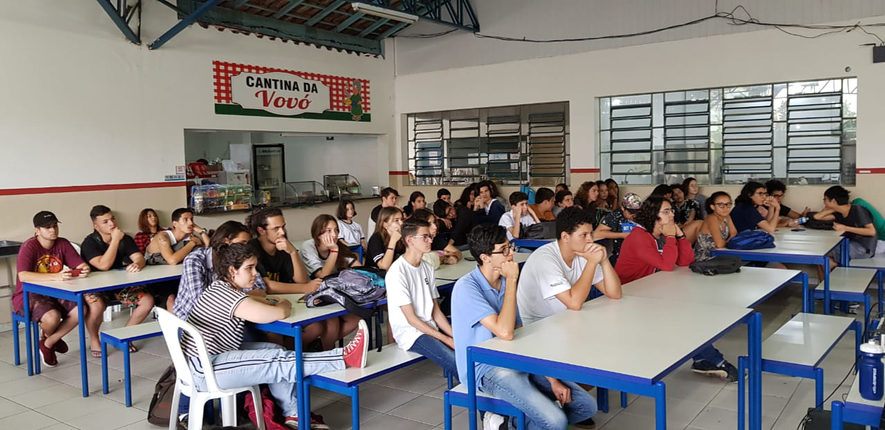 Foto: Estudantes da ETEC-Caraguatatuba que assistiram a apresentação sobre ações afirmativas
