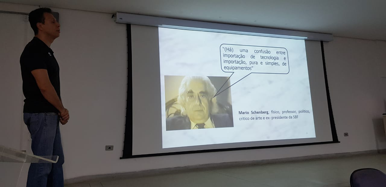 Foto: Professor Winston em sua palestra na SNCT-2019