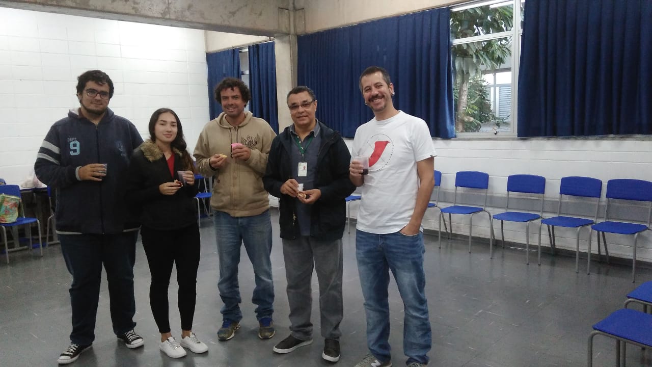 Alunos do IFSP Caraguatatuba, Prof. Luis Américo e Prof. William